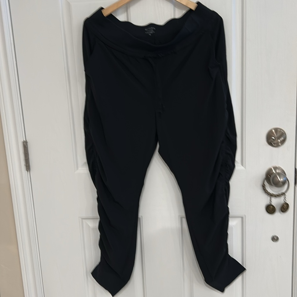 Athleta Attitude Yoga Pilates Workout Pant Black Size 12 - Picture 3 of 11